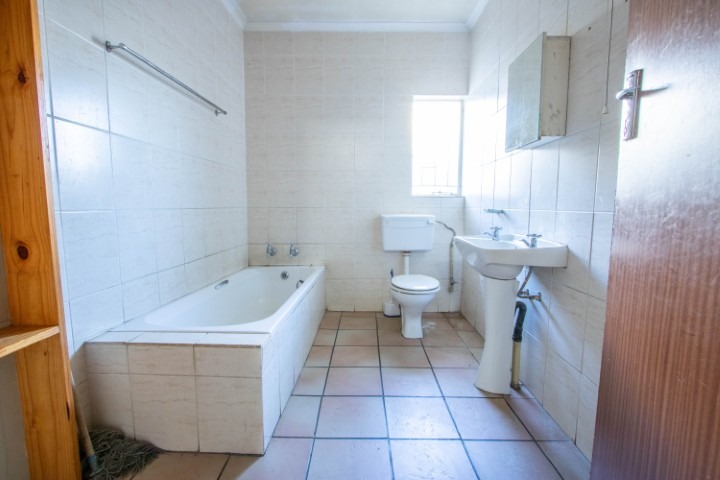To Let 11 Bedroom Property for Rent in Die Bult North West